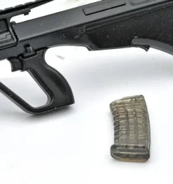 1/12 Little Armory (LA066) AUG A2 & M203 PI Type