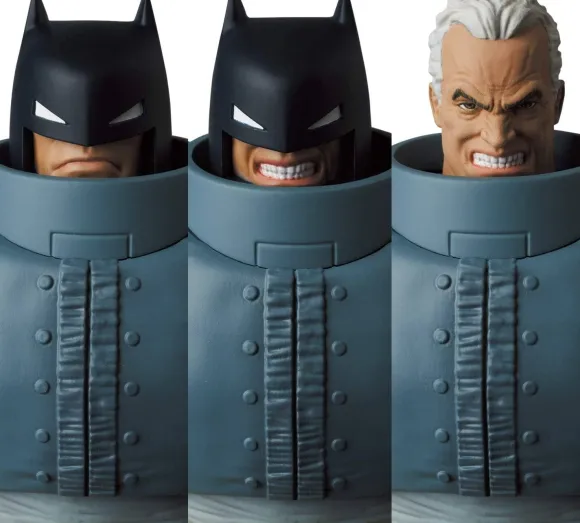 MAFEX Armored Batman (The Dark Knight Returns)