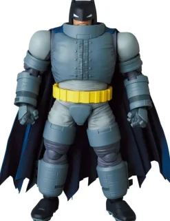MAFEX Armored Batman (The Dark Knight Returns)