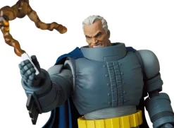 MAFEX Armored Batman (The Dark Knight Returns)