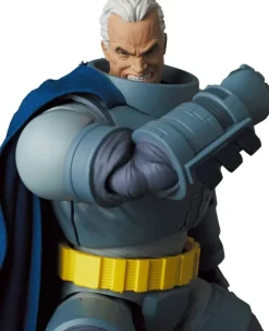 MAFEX Armored Batman (The Dark Knight Returns)