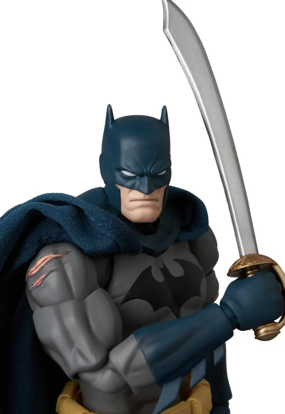 MAFEX Batman Damage Ver. (Batman: Hush Ver.)