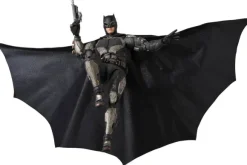 MAFEX Batman Tactical Suit Ver. (Justice League)