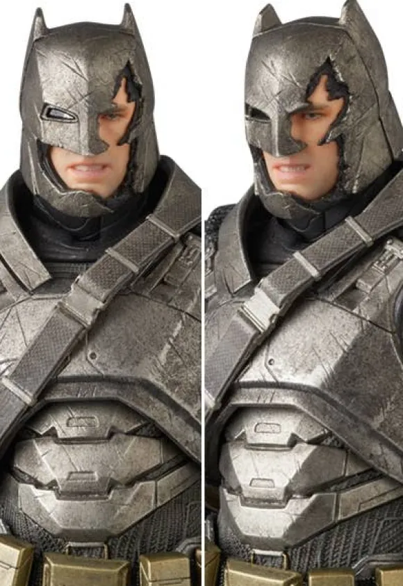 MAFEX Batman V. Superman: Knightmare Batman