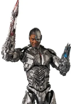 MAFEX Cyborg (Justice League)