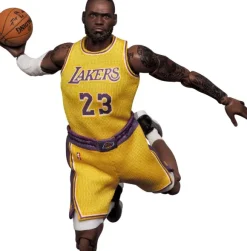 Mafex LeBron James (Los Angeles Lakers)