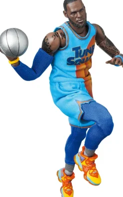 MAFEX LeBron James SPACE JAM: A NEW LEGACY Ver.