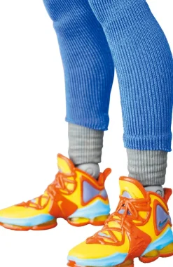 MAFEX LeBron James SPACE JAM: A NEW LEGACY Ver.