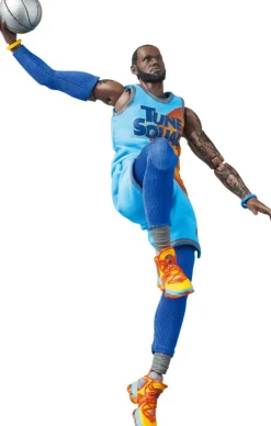 MAFEX LeBron James SPACE JAM: A NEW LEGACY Ver.