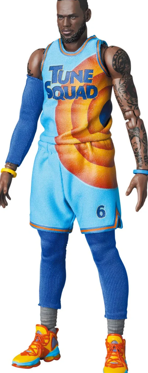 MAFEX LeBron James SPACE JAM: A NEW LEGACY Ver.
