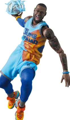MAFEX LeBron James SPACE JAM: A NEW LEGACY Ver.