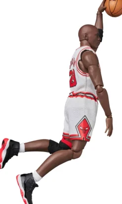 MAFEX Michael Jordan (Chicago Bulls Home)