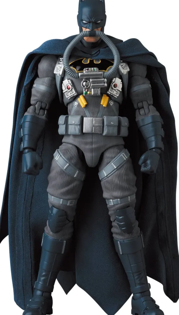 MAFEX Stealth Jumper Batman (Batman: Hush Ver.)