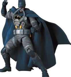 MAFEX Stealth Jumper Batman (Batman: Hush Ver.)