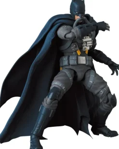 MAFEX Stealth Jumper Batman (Batman: Hush Ver.)