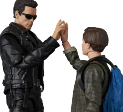 MAFEX T-800 (T2 Ver.) & John Connor
