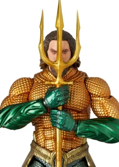 MAFEX Aquaman (Gold & Green Suit)