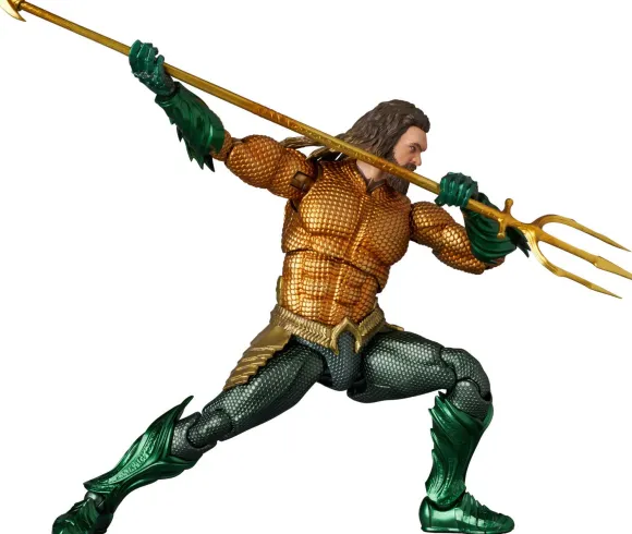 MAFEX Aquaman (Gold & Green Suit)