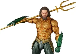 MAFEX Aquaman (Gold & Green Suit)