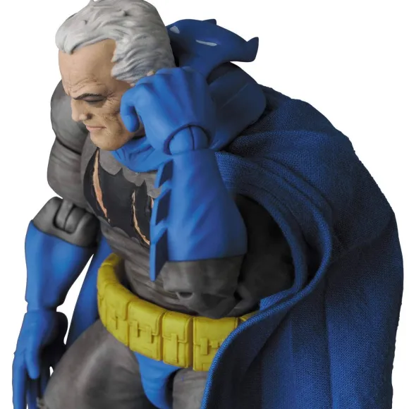 MAFEX Batman (TDKR:The Dark Knight Triumphant)