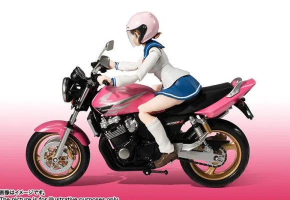 S.H.Figuarts Hane Sakura Uniform Ver & CB400 Super Four